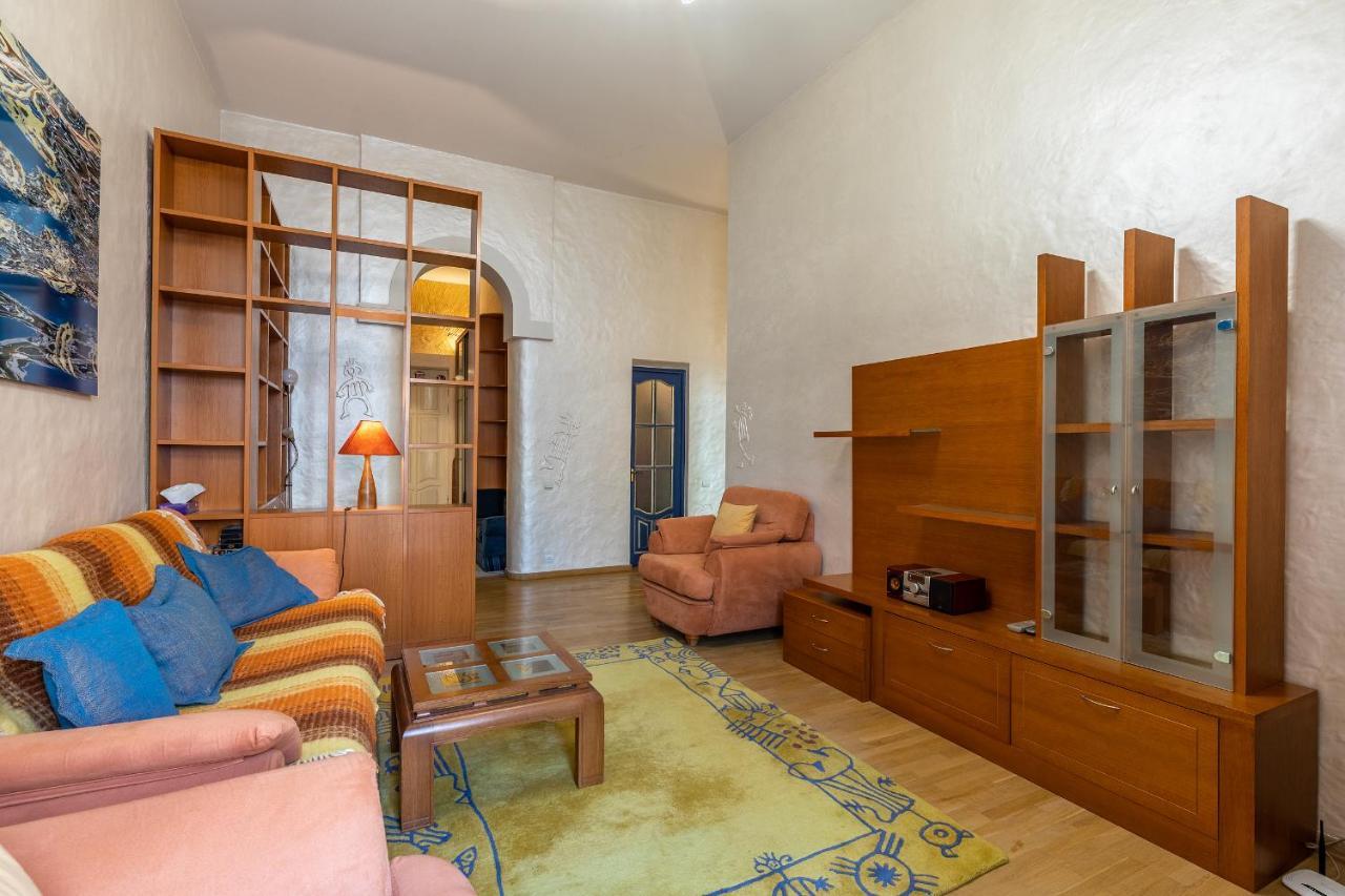 Saksaganskogo Centre Apartment Kiev Ngoại thất bức ảnh
